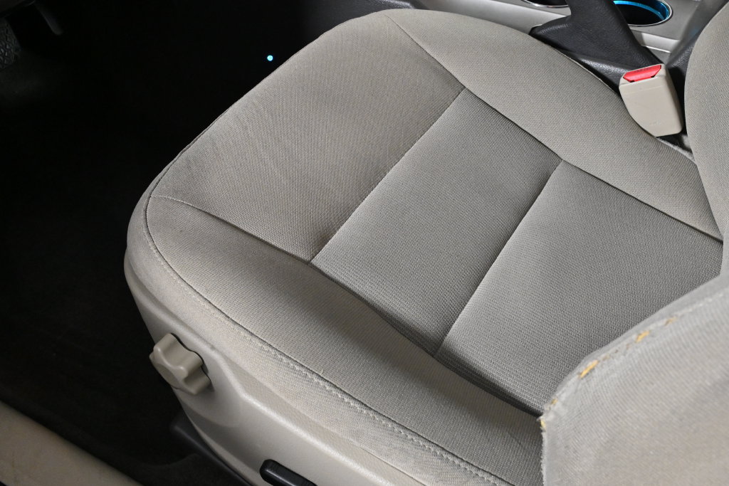 Used 2010 Ford Fusion Hybrid FWD image 25
