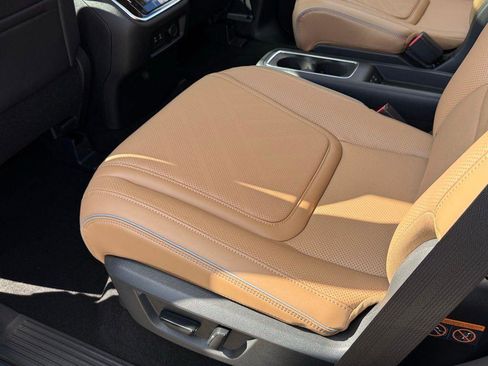 New 2026 INFINITI QX80 Luxe image 19