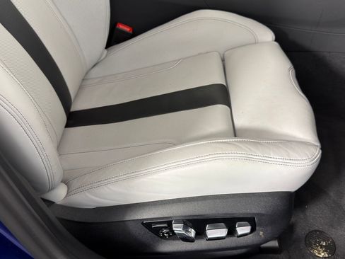 Used 2023 BMW M5 w/ Executive Package image 32