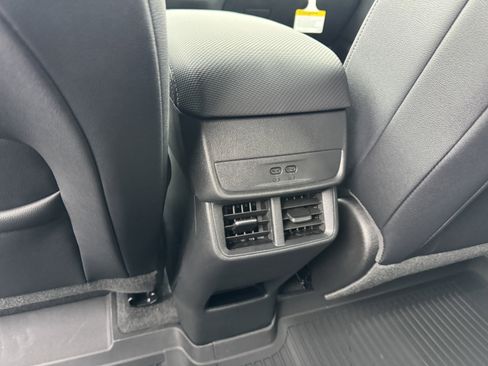 New 2026 Chevrolet Equinox LT image 16