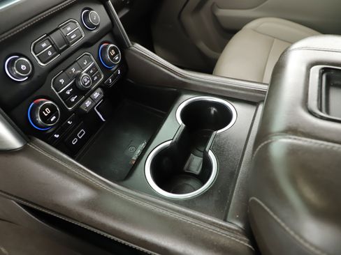 Used 2022 Chevrolet Tahoe Z71 w/ Luxury Package image 15