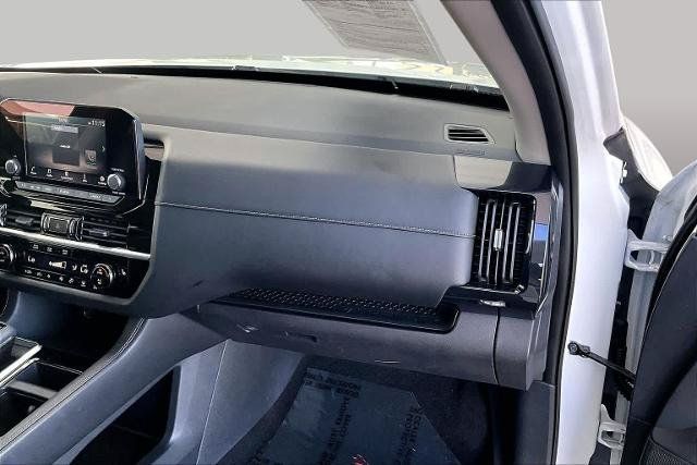 Certified 2024 Nissan Pathfinder SV FWD image 18