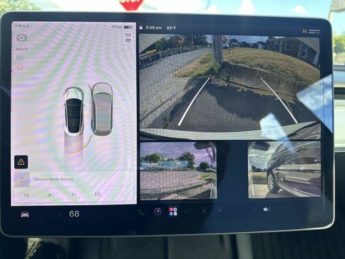 Used 2022 Tesla Model 3 Long Range AWD/4WD image 24