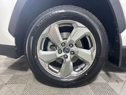 Used 2020 Toyota RAV4 Limited image 5