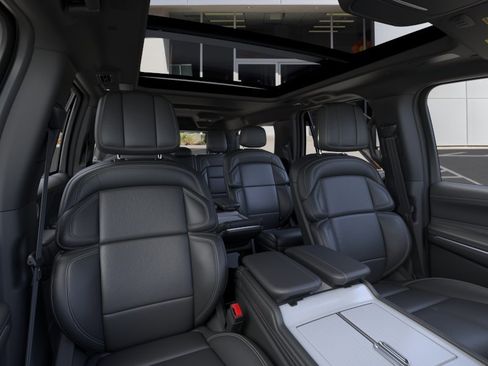 New 2026 Lincoln Navigator L Reserve w/ Jet Appearance Package AWD/4WD image 10