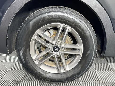 Used 2017 Hyundai Santa Fe Sport image 32