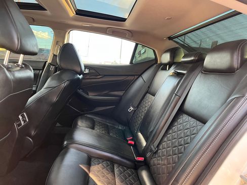 Used 2017 Nissan Maxima Platinum image 4