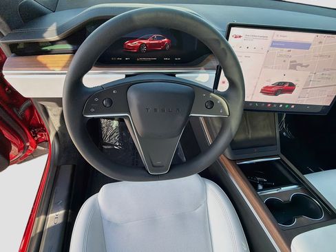 Used 2025 Tesla Model S AWD/4WD image 39