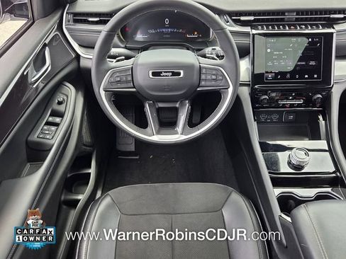 Used 2023 Jeep Grand Cherokee Altitude AWD/4WD image 7