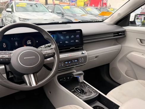 Used 2024 Hyundai Kona SEL FWD image 17