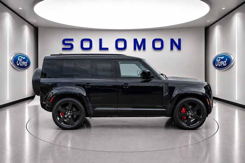 Used 2025 Land Rover Defender 110 X AWD/4WD image 7