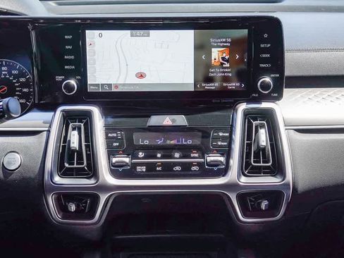 Used 2023 Kia Sorento EX AWD/4WD image 12
