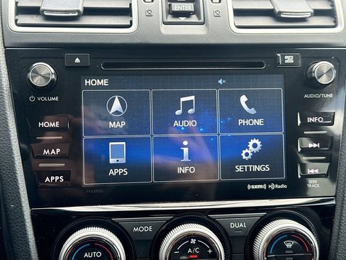 Used 2018 Subaru Forester 2.5i Touring AWD/4WD image 18