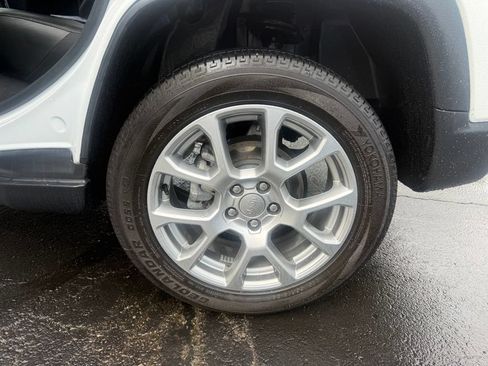 Certified 2022 Jeep Compass Latitude AWD/4WD image 33