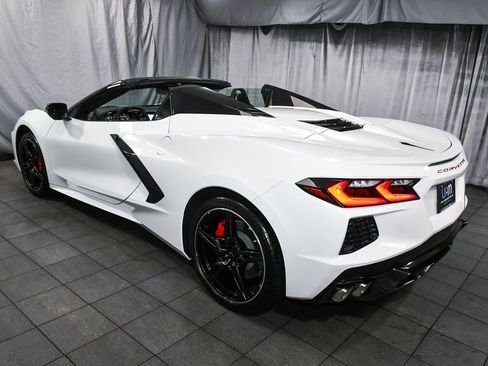 Used 2024 Chevrolet Corvette Stingray Premium Conv w/ Stealth Interior Trim Package image 4