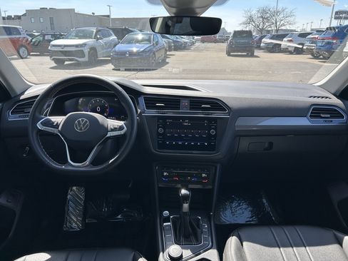 Certified 2024 Volkswagen Tiguan SE image 9