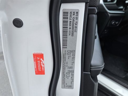 New 2025 Jeep Grand Cherokee Laredo X w/ Luxury Tech Group I image 16