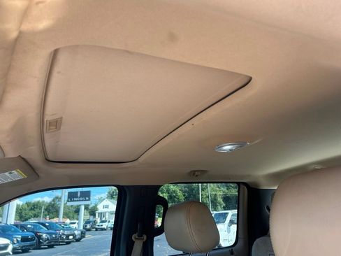 Used 2014 Ford F150 Lariat w/ Equipment Group 502A Luxury AWD/4WD image 15