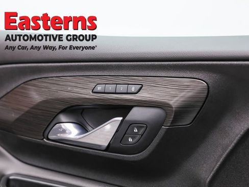 Used 2021 GMC Terrain SLT w/ Infotainment Package II image 22