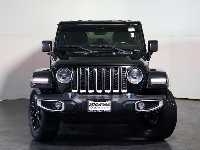 Used 2023 Jeep Wrangler Unlimited Sahara w/ Cold Weather Group AWD/4WD image 9