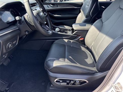 New 2025 Jeep Grand Cherokee Overland w/ Adv Protech Group III image 9