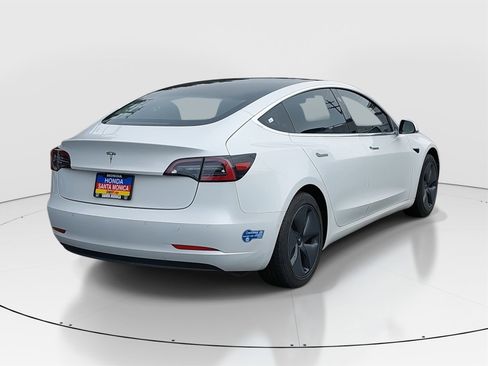 Used 2020 Tesla Model 3 Standard Range Plus image 5