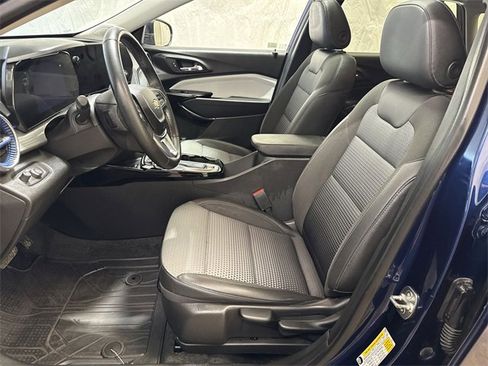 Certified 2024 Chevrolet Trax LT w/ Sunroof Package image 10