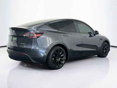 Used 2024 Tesla Model Y Long Range AWD/4WD image 9