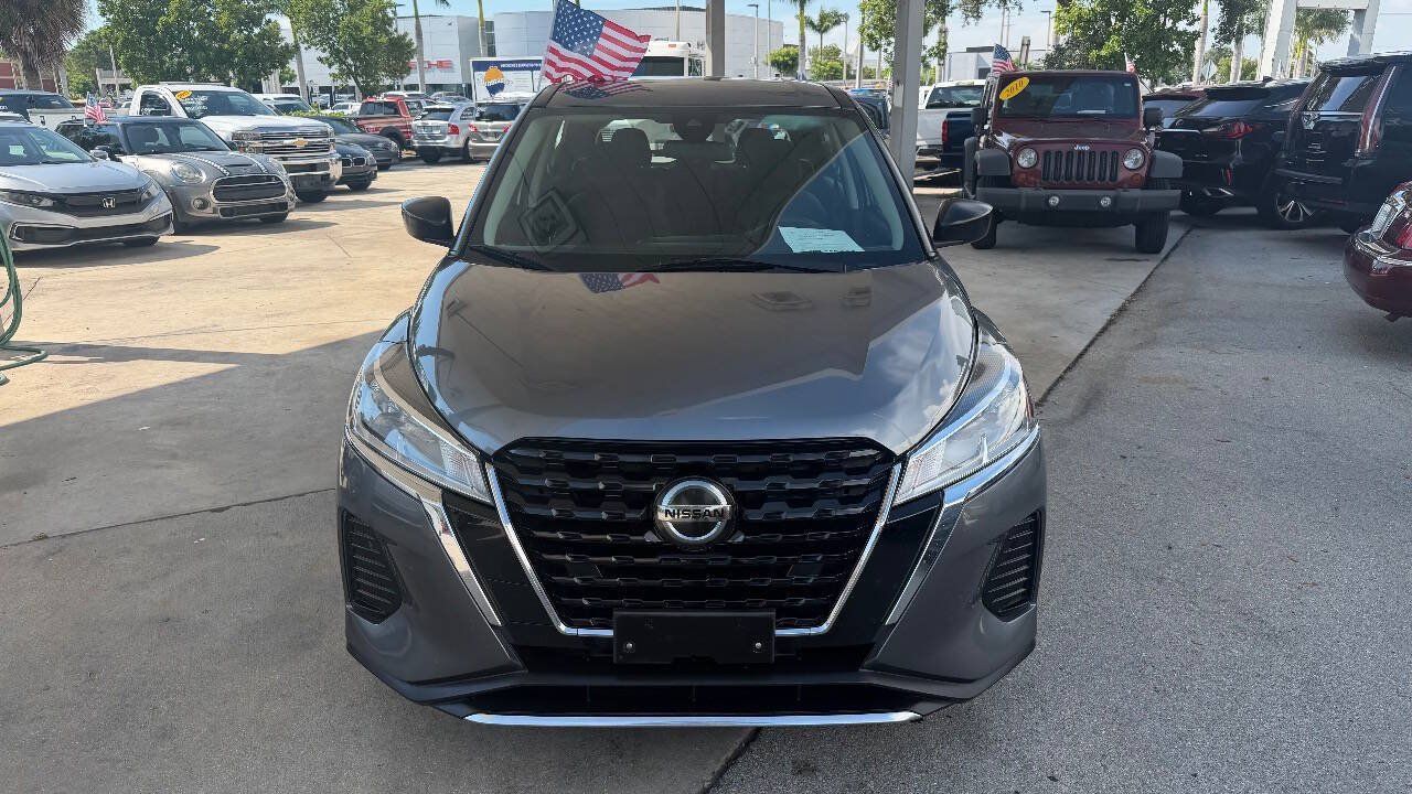 Used 2021 Nissan Kicks S FWD image 2