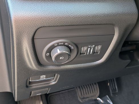 New 2026 Jeep Grand Cherokee Limited RWD image 14