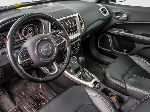 Used 2021 Jeep Compass Latitude w/ Sun and Sound Group AWD/4WD image 16