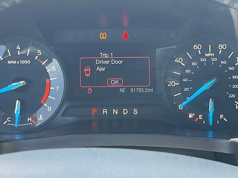 Used 2017 Ford Explorer XLT FWD image 14