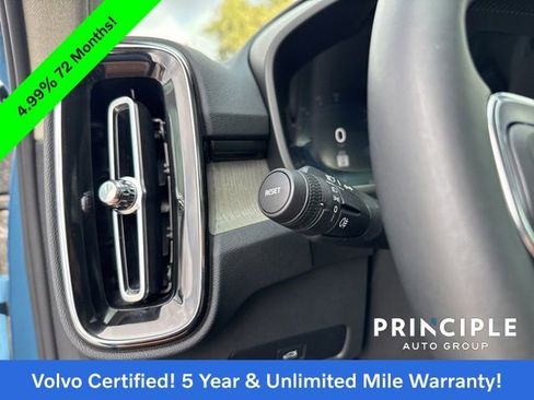 Certified 2025 Volvo XC40 B5 Core image 28