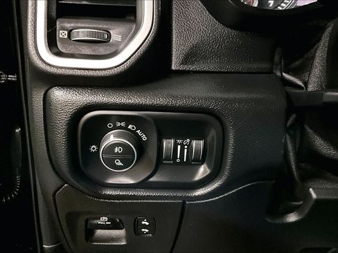 Used 2019 RAM 1500 Big Horn AWD/4WD image 35