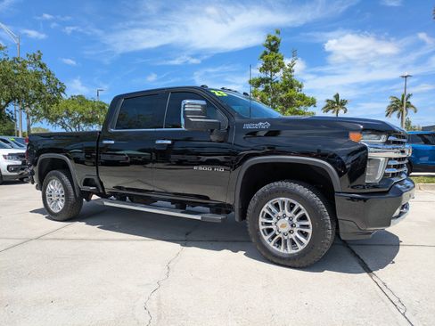 Used 2023 Chevrolet Silverado 2500 High Country AWD/4WD image 2