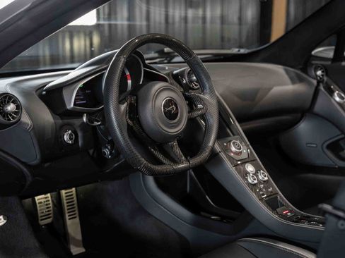 Used 2016 McLaren 650S Spider RWD image 27