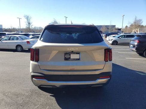 New 2026 Kia Sorento S w/ S Panoramic Sunroof Package FWD image 5