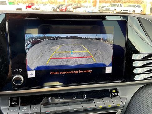 Used 2025 Toyota Camry SE image 23