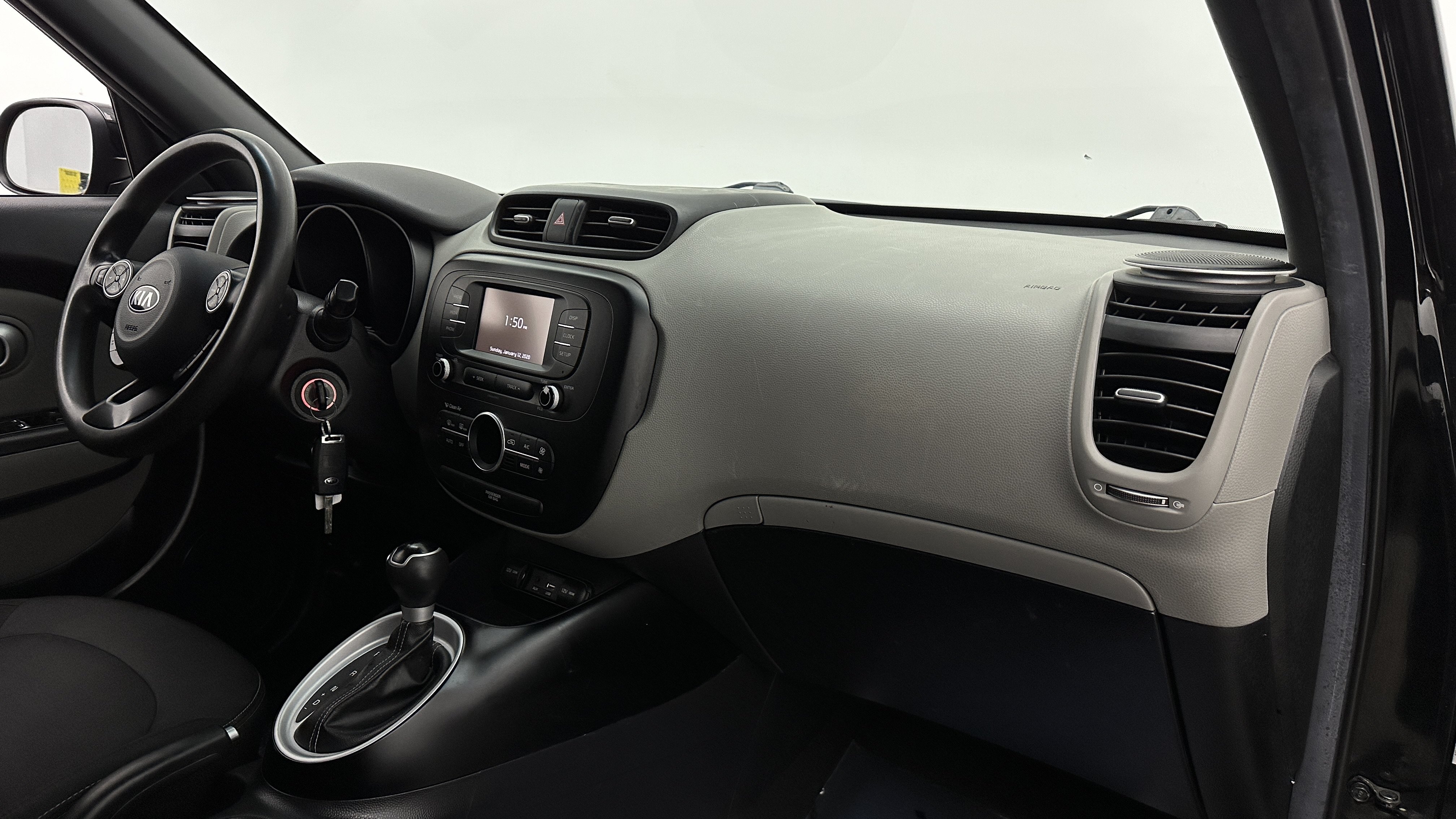 Used 2017 Kia Soul + FWD image 32