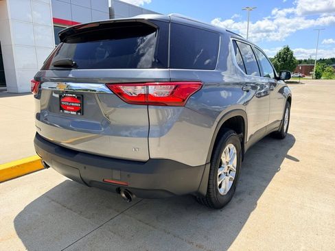 Used 2018 Chevrolet Traverse LT FWD image 2