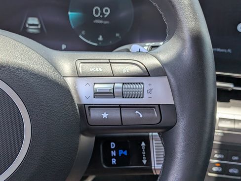 Used 2025 Hyundai Kona Limited FWD image 24