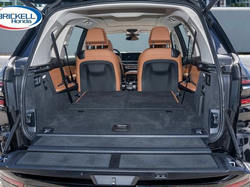 Used 2024 BMW X7 xDrive40i w/ Premium Package AWD/4WD image 9