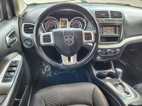 Used 2019 Dodge Journey SE w/ Premium Group FWD image 12