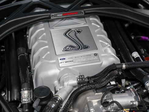 Used 2022 Ford Mustang Shelby GT500 w/ Carbon Fiber Track Pack RWD image 52