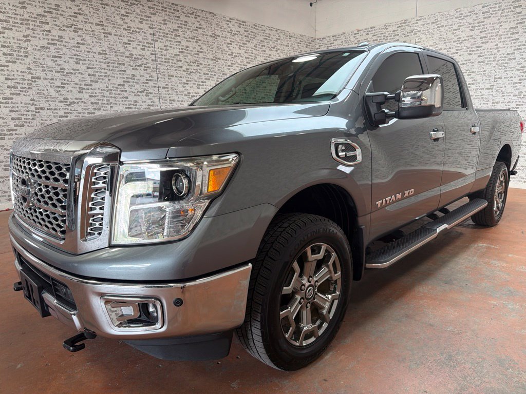 Used 2019 Nissan Titan SL w/ Chrome Package AWD/4WD image 3