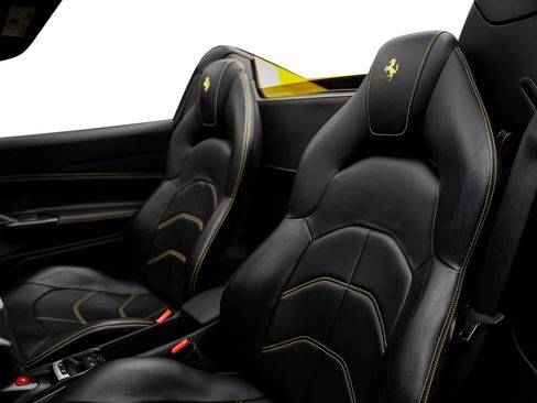 Used 2017 Ferrari 488 Spider RWD image 33