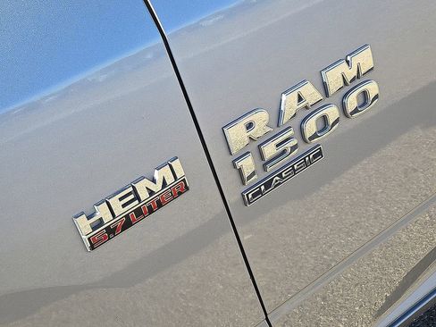 Used 2019 RAM 1500 Big Horn image 12