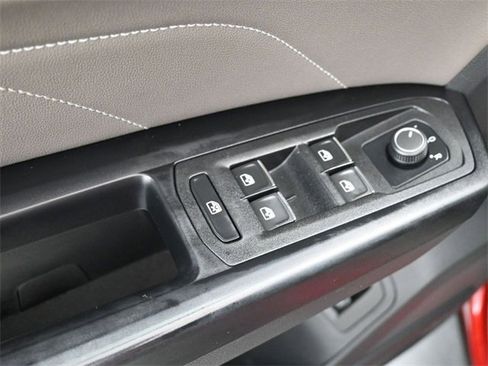 Used 2021 Volkswagen Atlas Cross Sport SE image 21