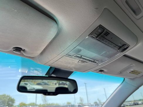 Used 2010 Lexus LS 460 w/ Comfort Pkg RWD image 19