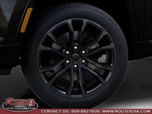 New 2026 Jeep Grand Wagoneer L Summit AWD/4WD image 9